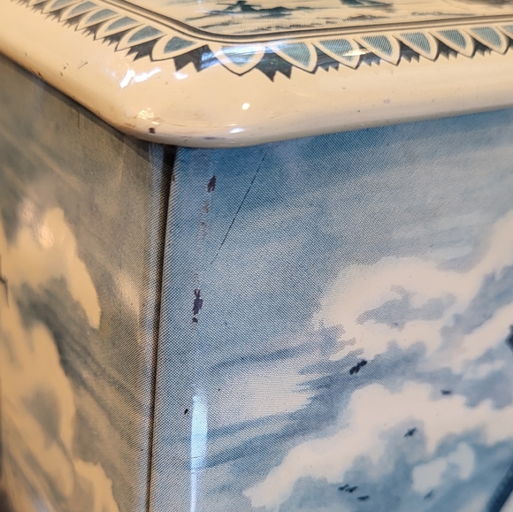 Vintage Blue and Ivory MFM Biscuit or Tea Tin Decorated with Ships and Windmills - Picture 9 of 13